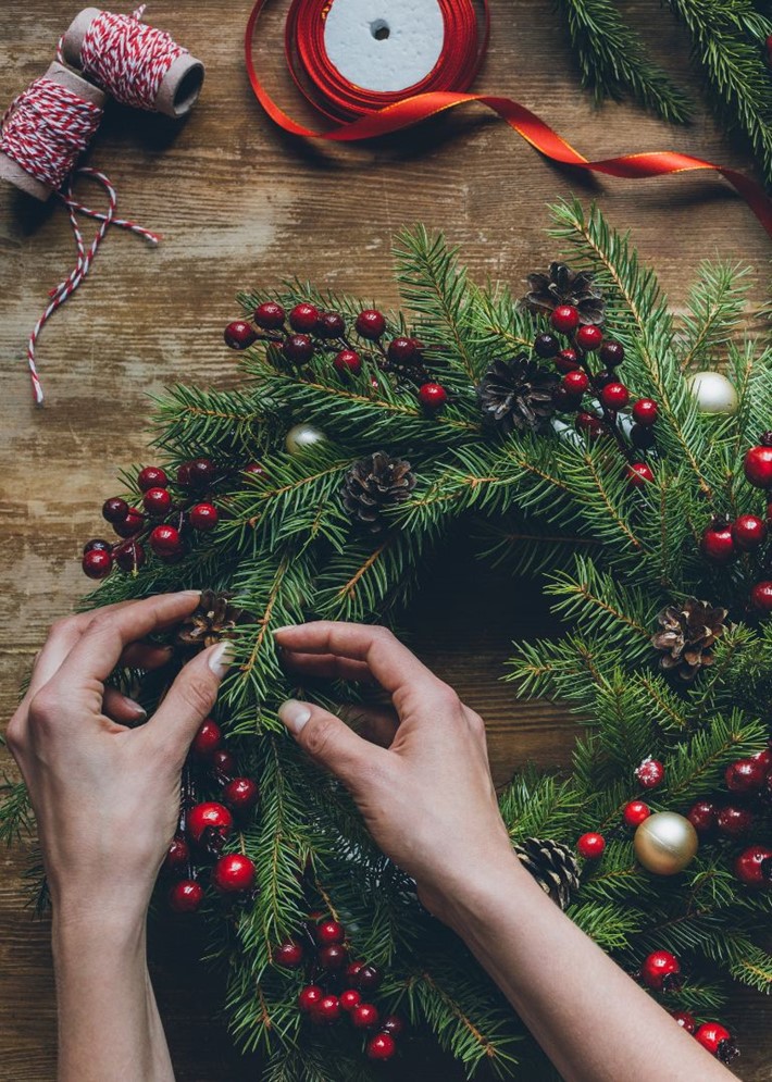 Création de couronnes de Noël